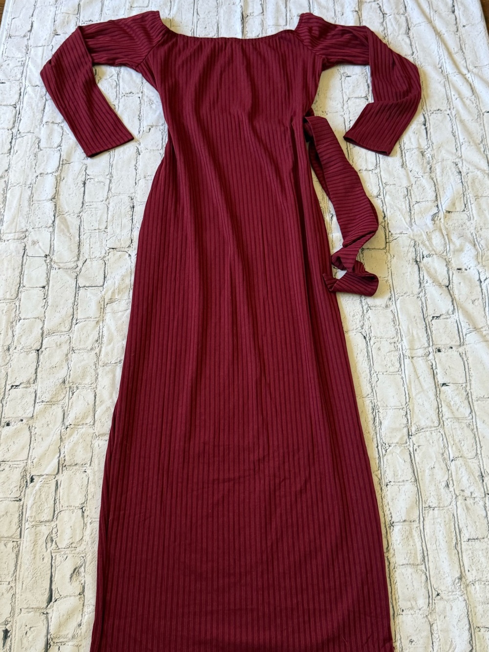 Maroon long sleeve dress